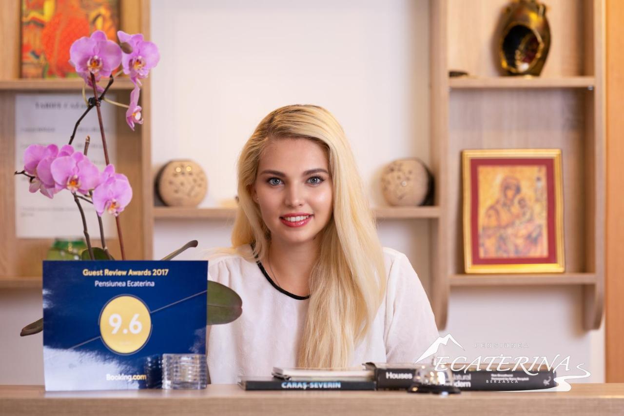 Pensiunea Ecaterina Berzasca Exterior foto